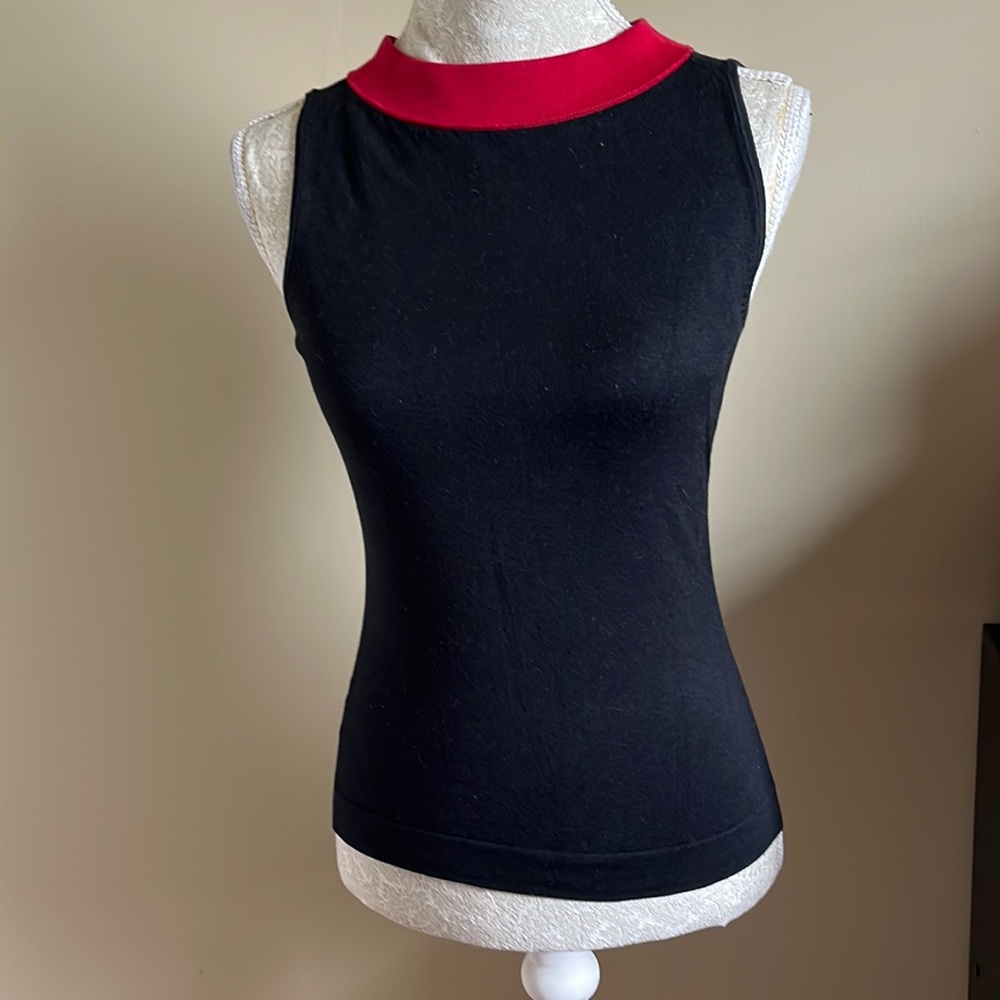 Ann Taylor Black and Red Sleeveless Knit Top